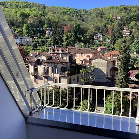 Attico Vista E Montagna